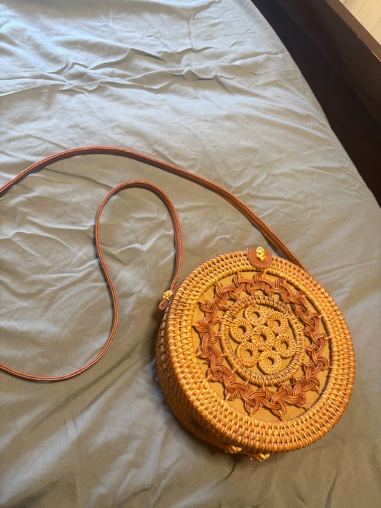 Handbags - Woven Round Crossbody Bag in Tan